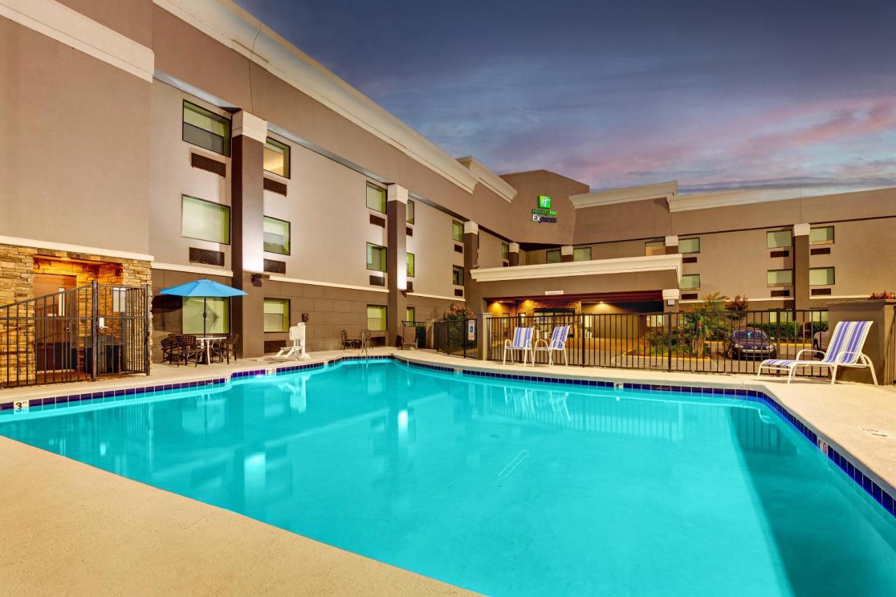 Holiday Inn Express Nashville W-I40 By Ihg Esterno foto